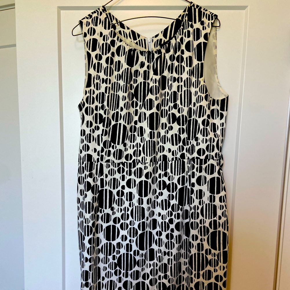 Knee length black and white dress